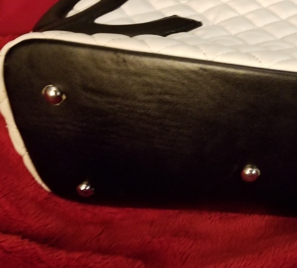 SOLD Chanel CAMBON TOTE - Picture 4 of 8